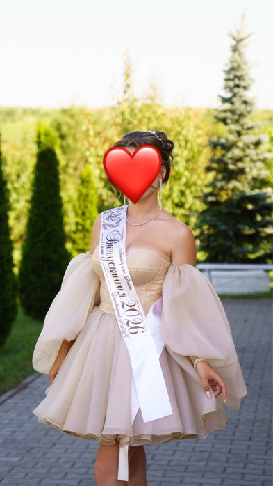 продам випускну сукню