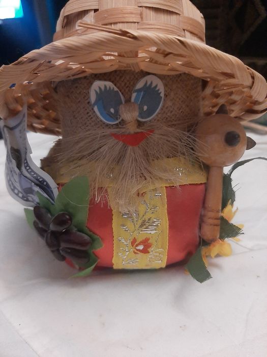 Два охоронця - домовичка