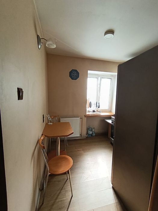 Kawalerka 40 m² z piwnicą i balkonem.