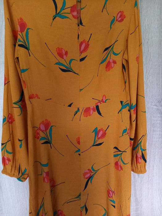 Sukienka Mint & Berry 38