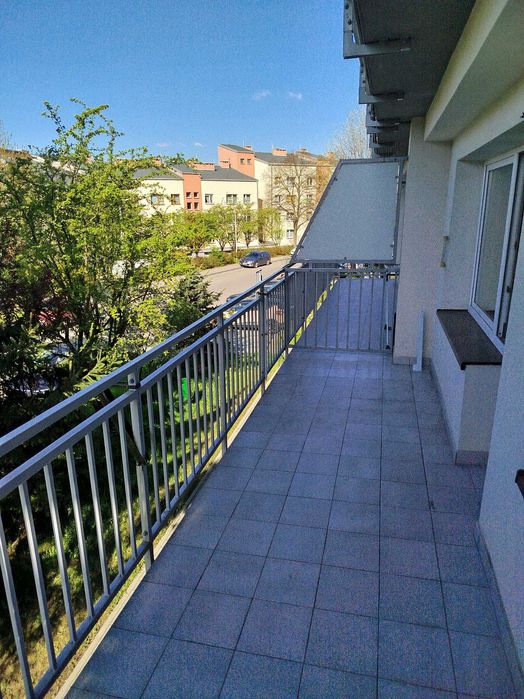 Mieszkanie Os. Zamkowe, 3 pokoje, wysoki parter 63m2, duży balkon, do remontu