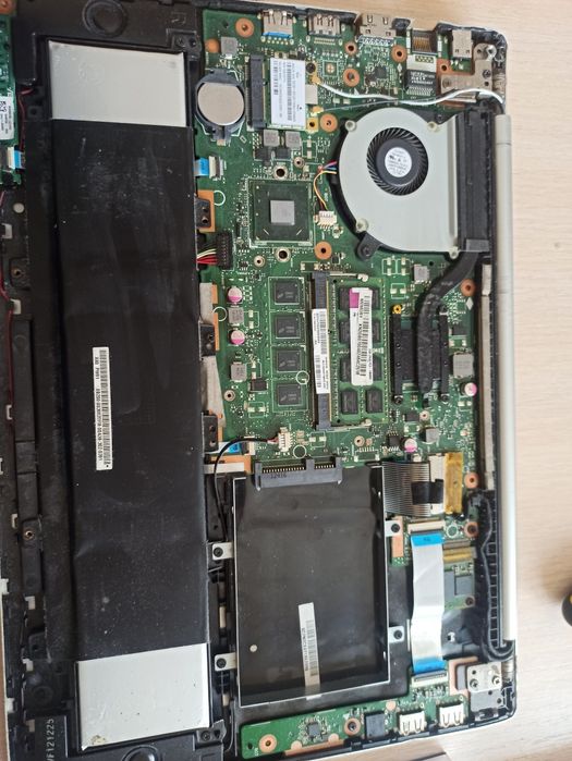 Ноутбук на запчасти ASUS Q550L