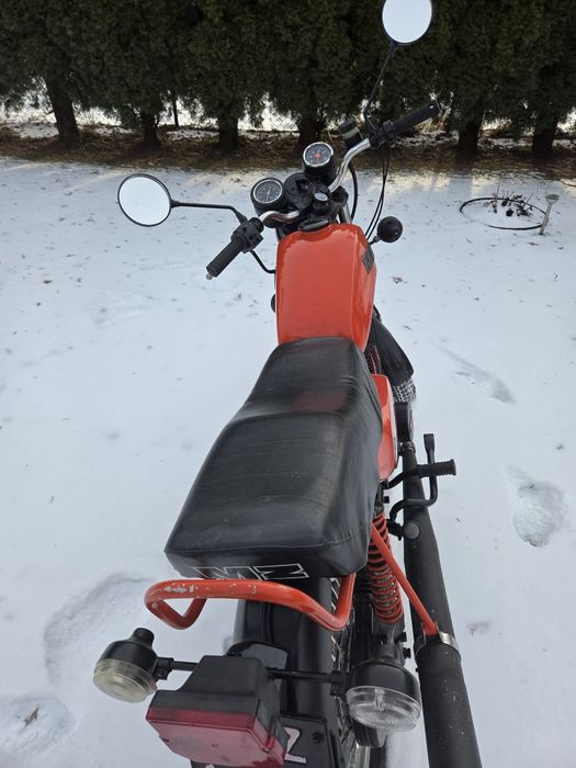 MZ ETZ 150 z papierami