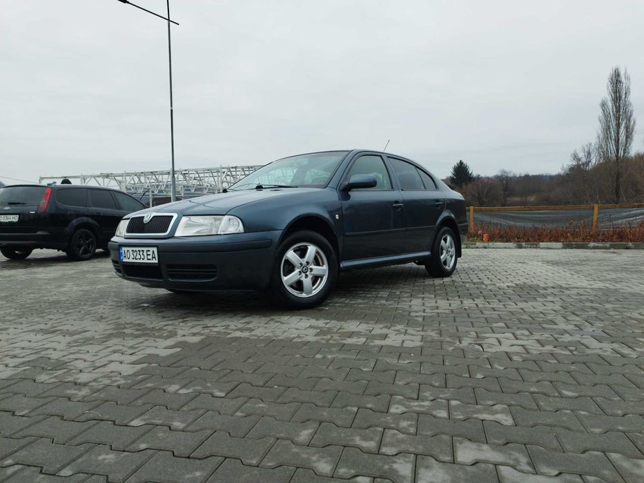 Продаж сімейного авто