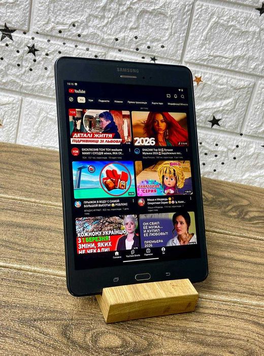 Планшет Samsung 8 дюймів (Гарний стан)