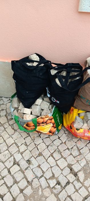 Pedra de calçamento ou pedra portuguesa 6 sacos