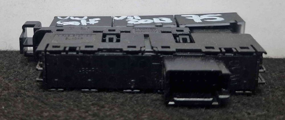 Botão / Interruptor ESP - VW GOLF VII