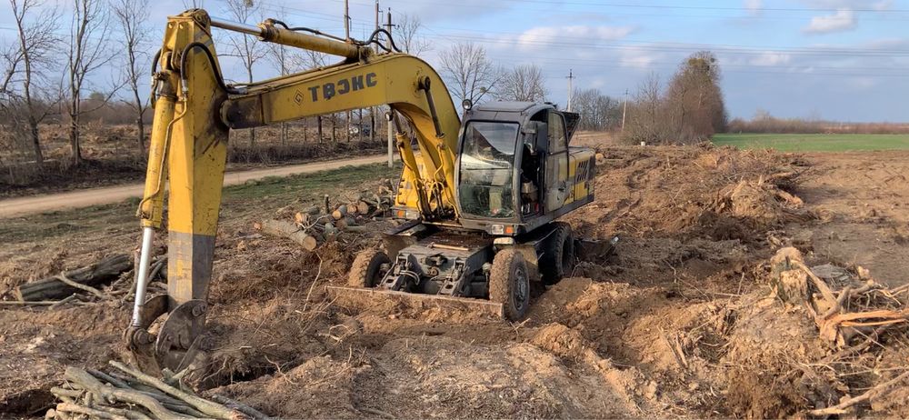 Екскаватор "Твэкс" ЕК-18