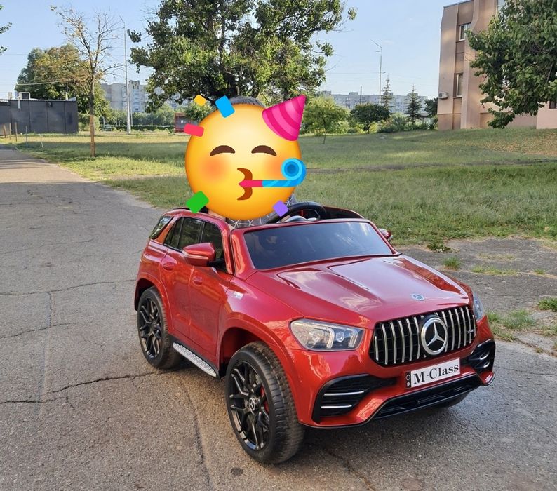 Дитячий електромобіль