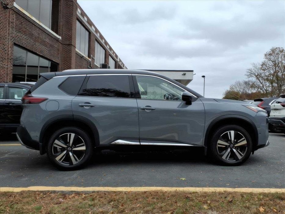 Nissan Rogue Platinum      2022