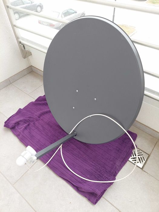 Zestaw satelitarny antena uchwyt i konwerter