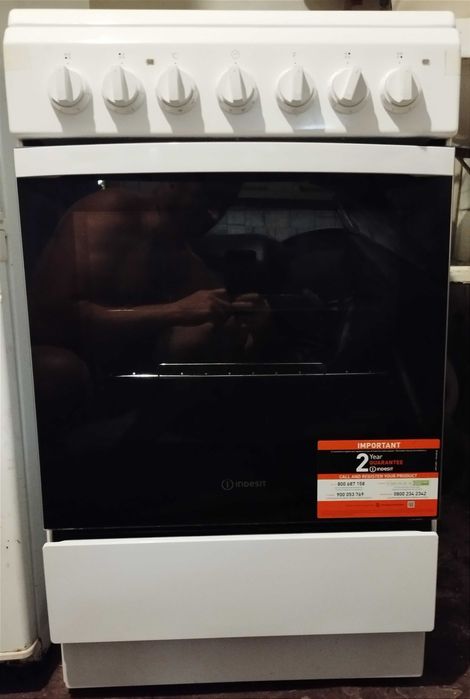 Плита електрична INDESIT IS5V4PHW/E