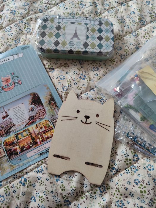 Румбокс театр в металевій коробочці в стилі Сильванія фемелі