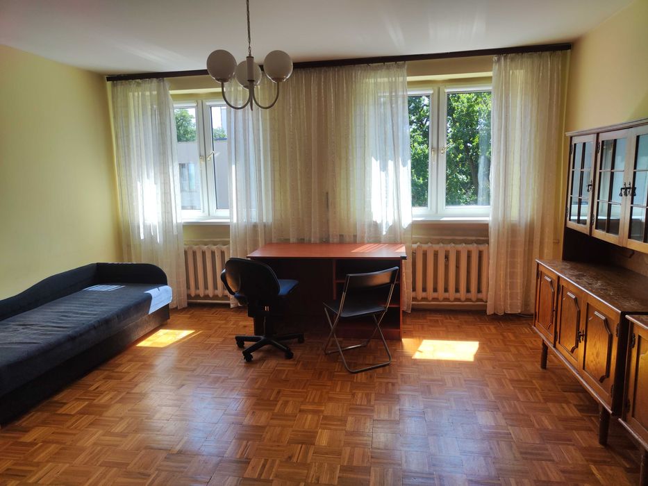Pokój dla studentów w mieszkaniu blisko Ronda Reagana