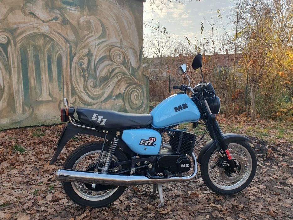 MZ ETZ251 po renowacji śruby ESKA dozownik rok 1991 plastikowy błotnik