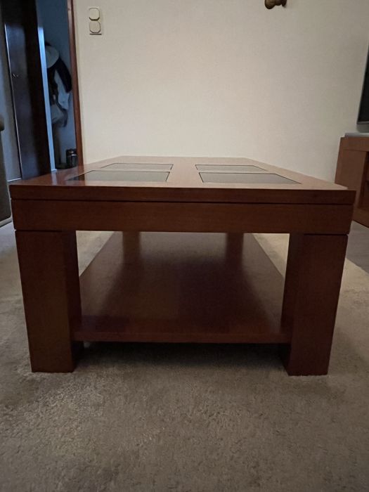 Mesa de centro retangular em madeira