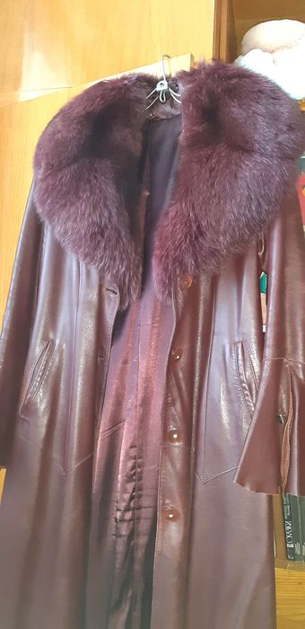 Пальто кожаное женское