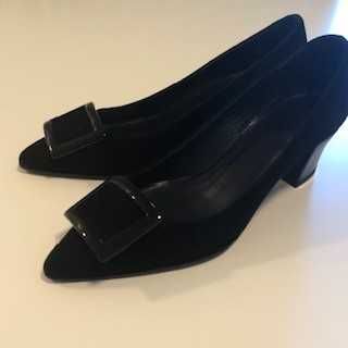 Elegantes e confortáveis sapatos pretos, marca italiana Luca Grossi