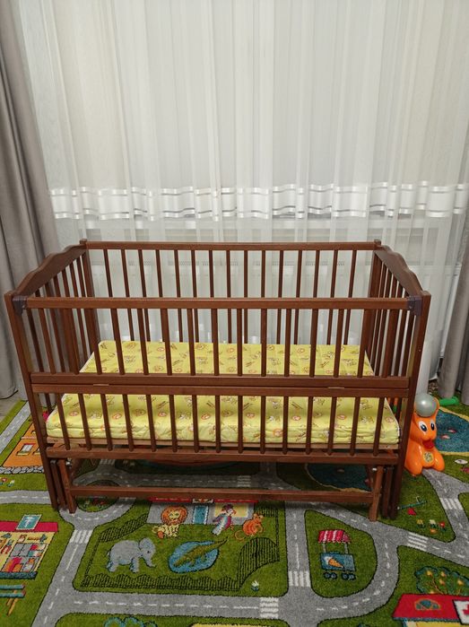 Ліжечко дитяче з маятником та матрацом