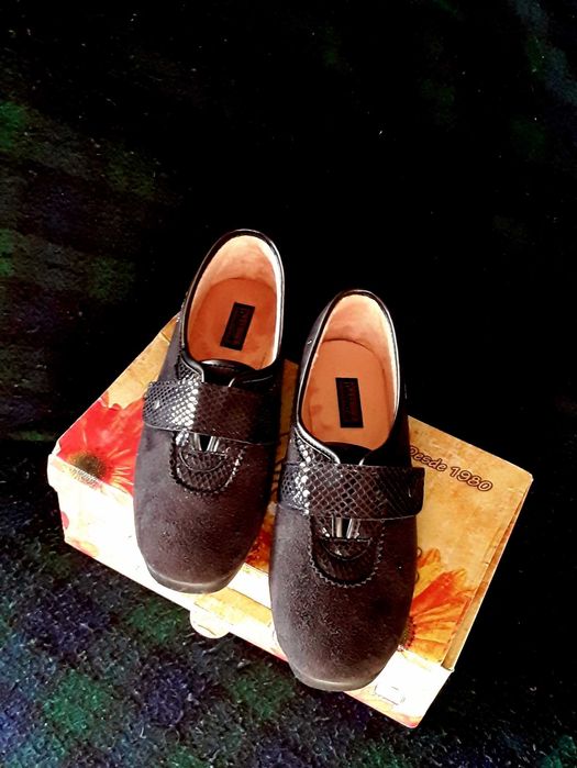 Sapatos de agasalho, senhora, pretos, nº 37 - NOVOS - muito confortáve