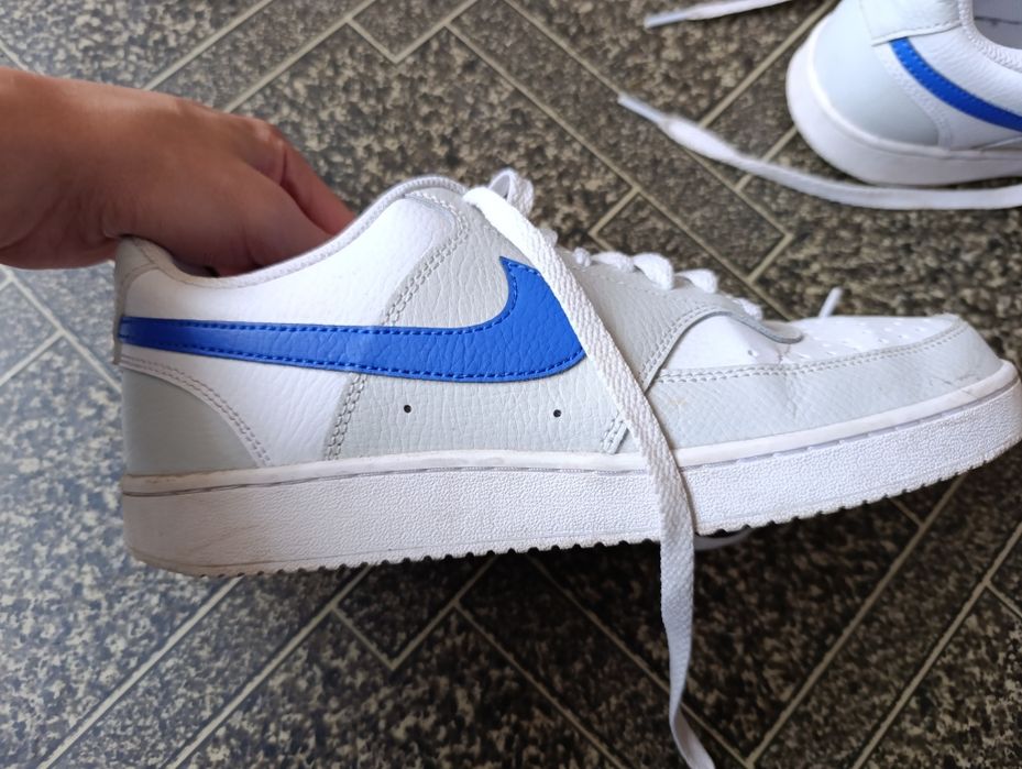 Продаю оригінальні кросівки Nike 42 розмір Відправляю тільки новою пош