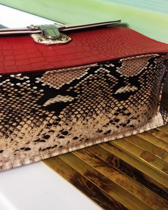 Каркасна шкіряна сумка примадонна. ТЕКСТ!