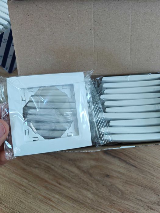 10 Units EFAPEL 21290 + Mirrors + Keys – See Description64354221350659122