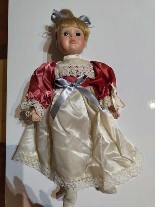Boneca de porcelana