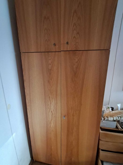 Meble, zestawy, meblościanka, szafa, stół. Oddam za darmo.