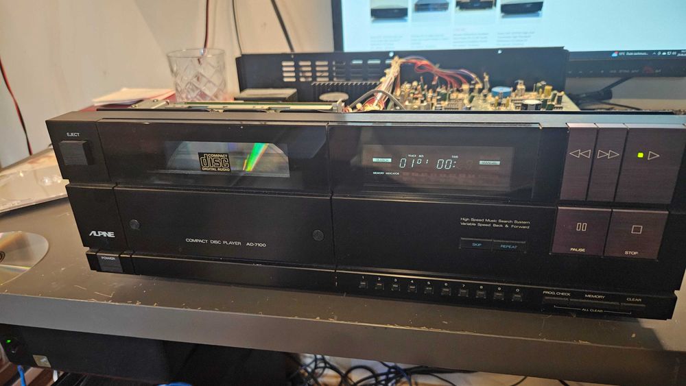 Odtwarzacz CD Alpine AD-7100