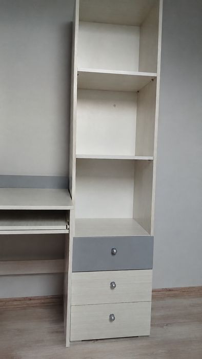 Meble biale, szafa,biurko, 2 slupki