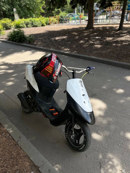 Suzuki lets 2 old