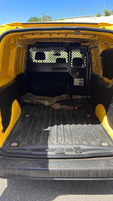 Citroen Berlingo XL de 2019 com 3 lugares