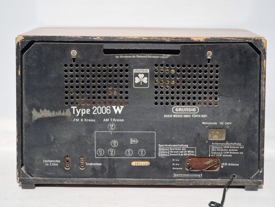 Rádio antigo reparado Grundig