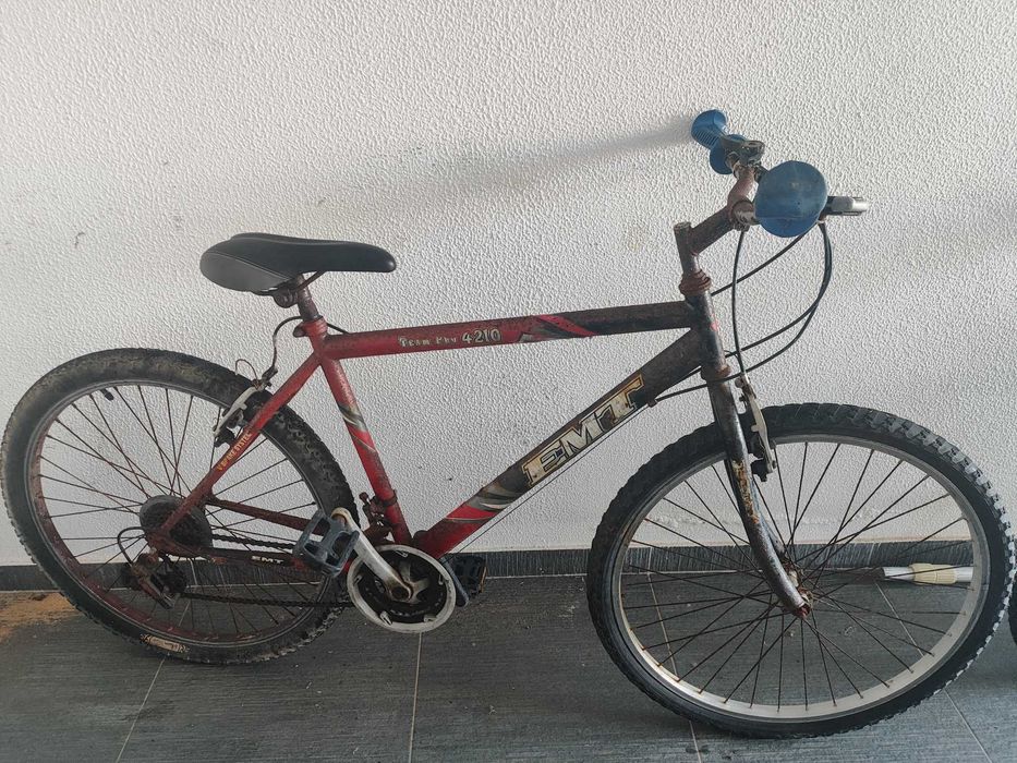 2 Bicicletas adulto - roda 25 e roda 24
