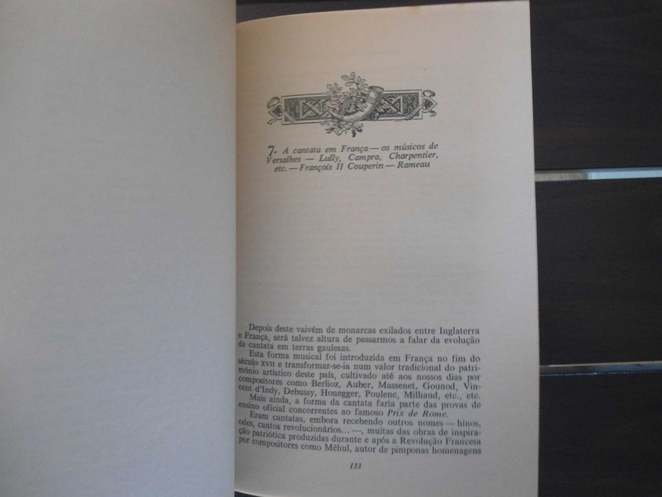 Música e Variações  I por António Vitorino d' Almeida