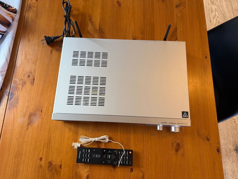 Amplituner Pioneer VSX-S520