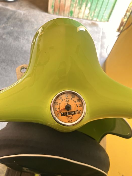 Vespa 50 S 1989 — Totalmente restaurada em verde clássico
