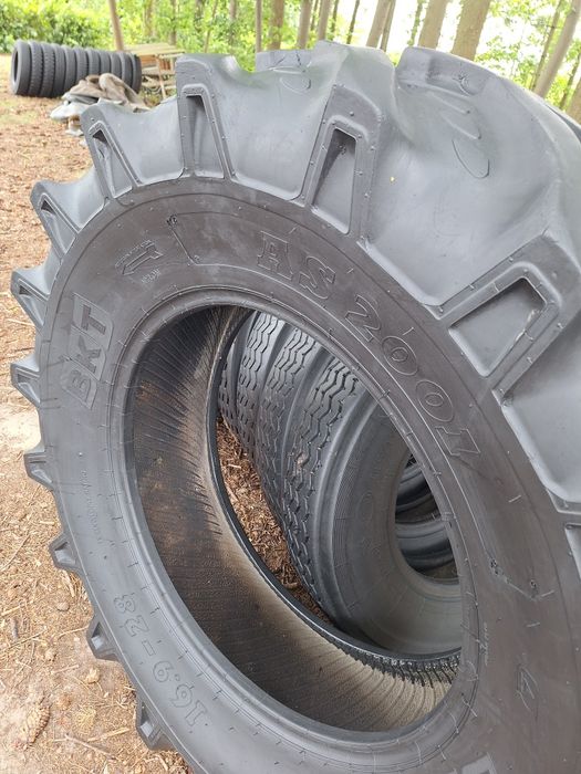 Opona Zetor Ursus BKT 16,9/28