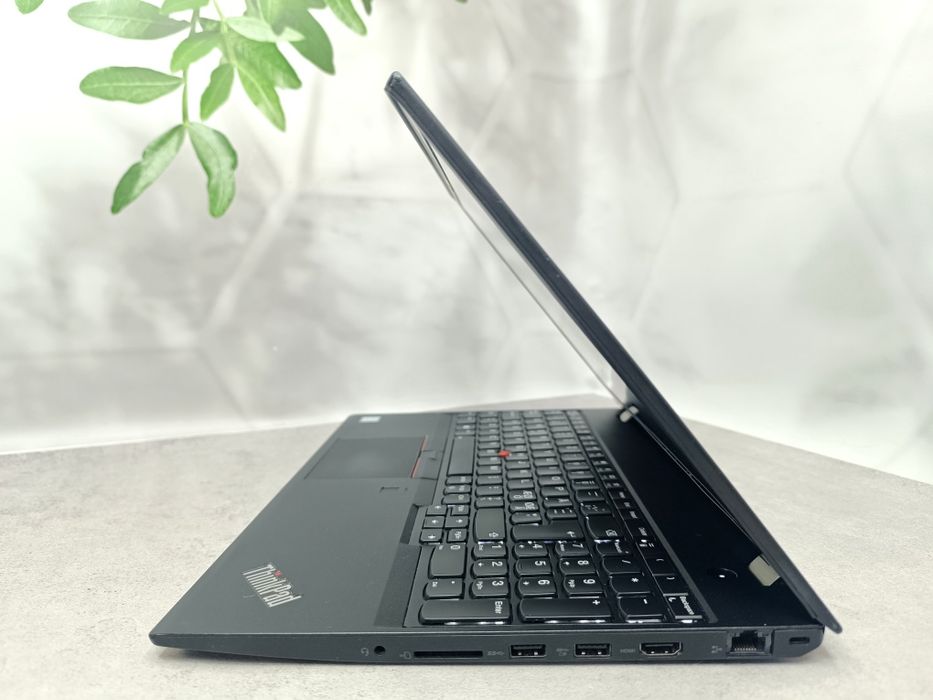 Quadro P500 (2GB)/Lenovo ThinkPad P52s/i7-8550U/16/256/15.6"/IPS