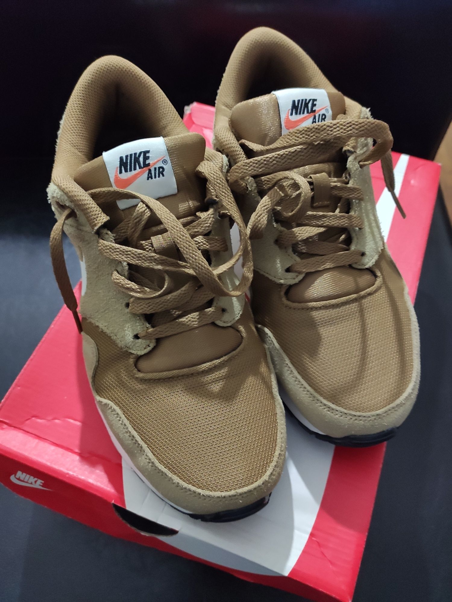Nike air hotsell vibenna marrom