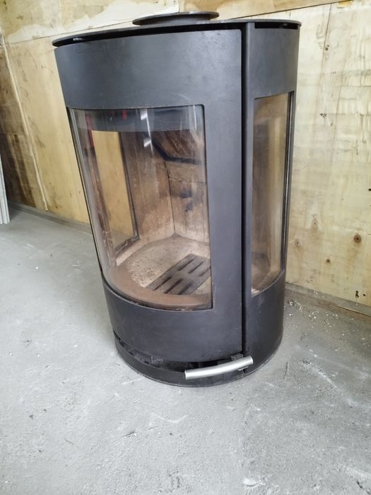 Kominek na drewno wiszący