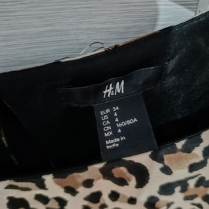 Sukienka w panterkę H&M
