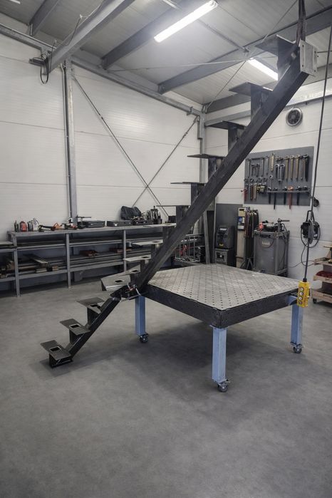 Stelaż schody metalowe cena za 1 stopień