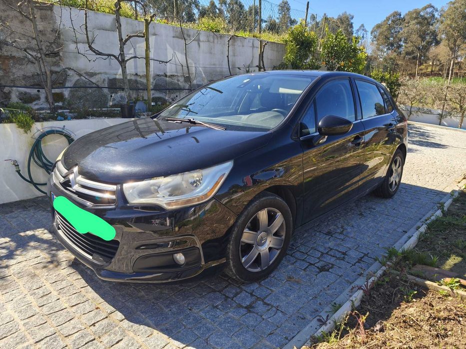 Vendo Citroen C4, gasóleo, ano 2012, com 268.000 km