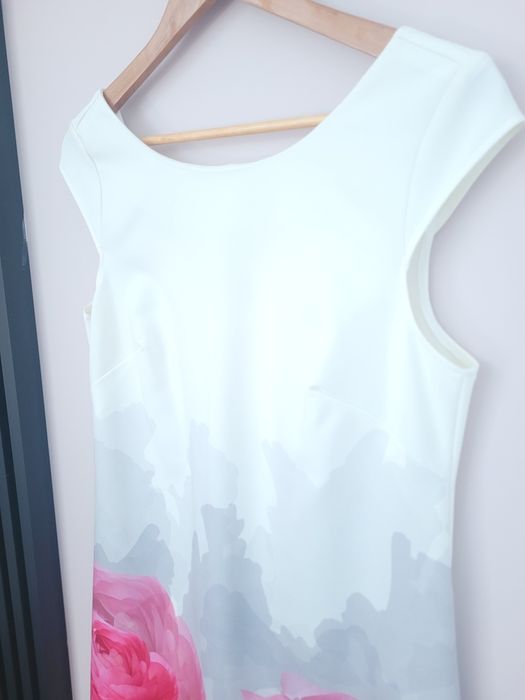 Sukienka letnia w róże