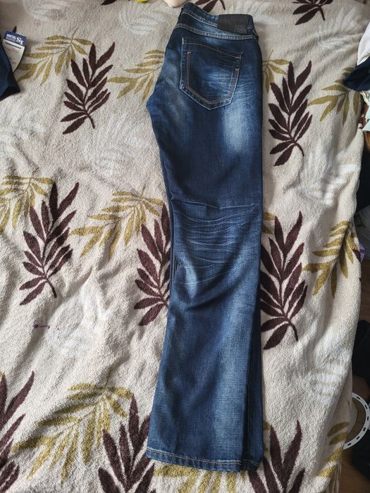 Продам джинсы б/у