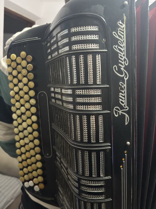 Acordeon Ranco Guglielmo 4 voz, 120 baixos