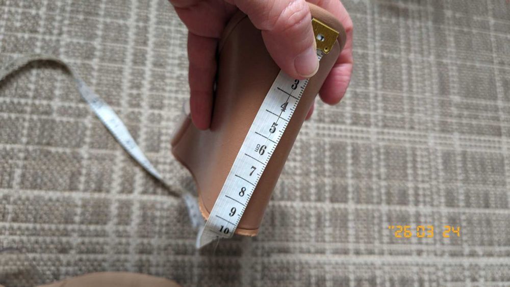 Босоніжки, мюлі, шльопанці 37р