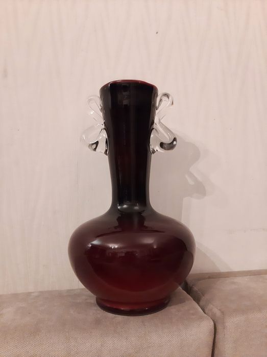 Rubinowy wazon huta szkła Tarnowiec projekt Jerzy Słuczan-Orkusz